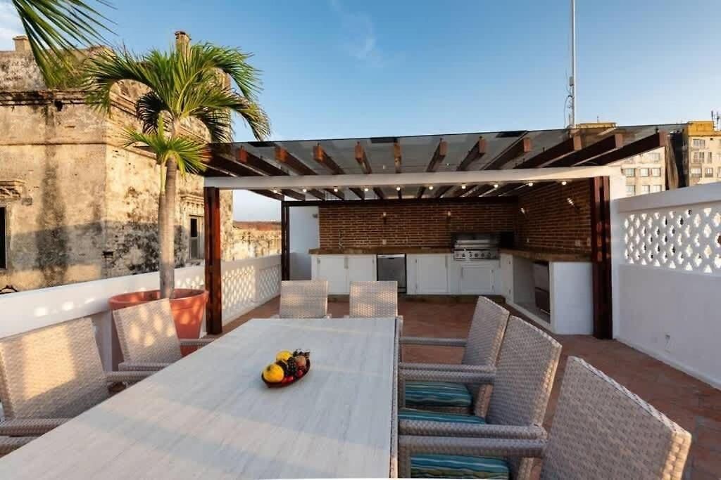 Luxury Private Pool & Rooftop Jacuzzi Сasa de vacaciones *