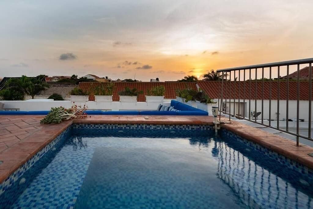 Luxury Private Pool & Rooftop Jacuzzi *