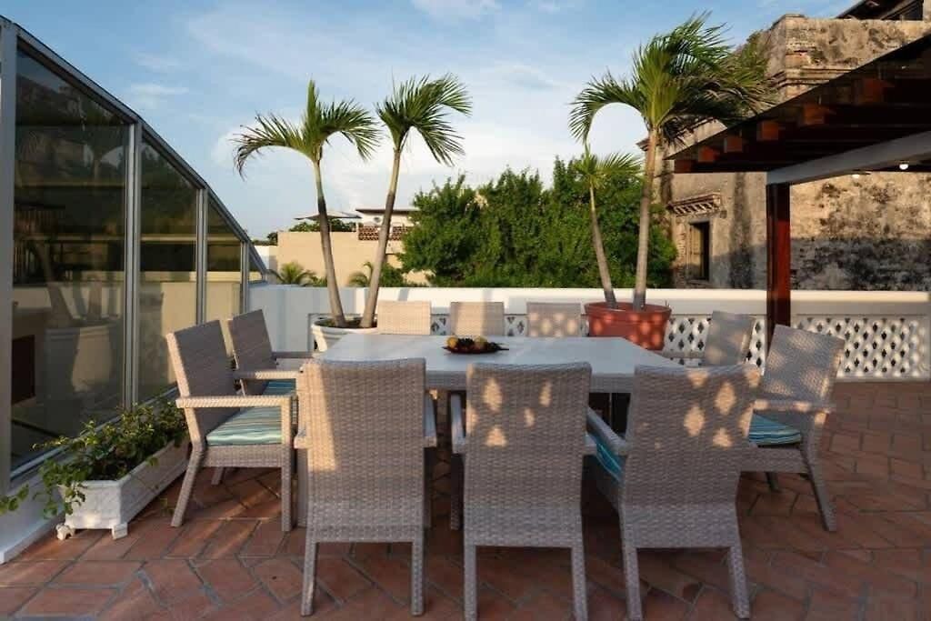 Сasa de vacaciones Luxury Private Pool & Rooftop Jacuzzi