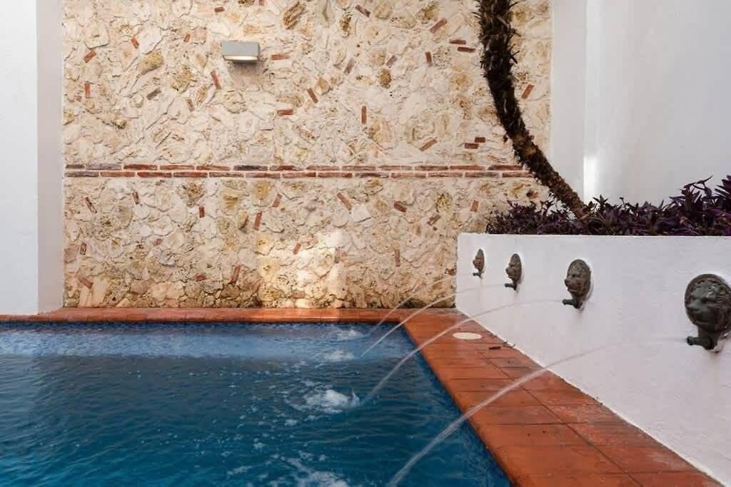 Luxury Private Pool & Rooftop Jacuzzi Сasa de vacaciones *