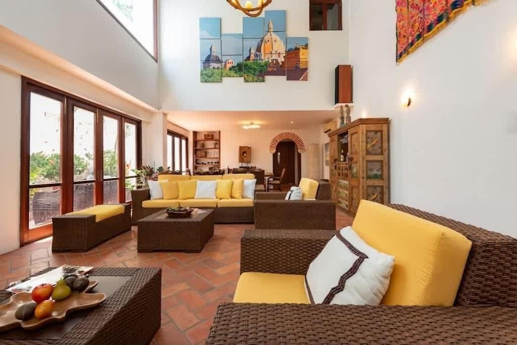 Luxury Private Pool & Rooftop Jacuzzi Сasa de vacaciones