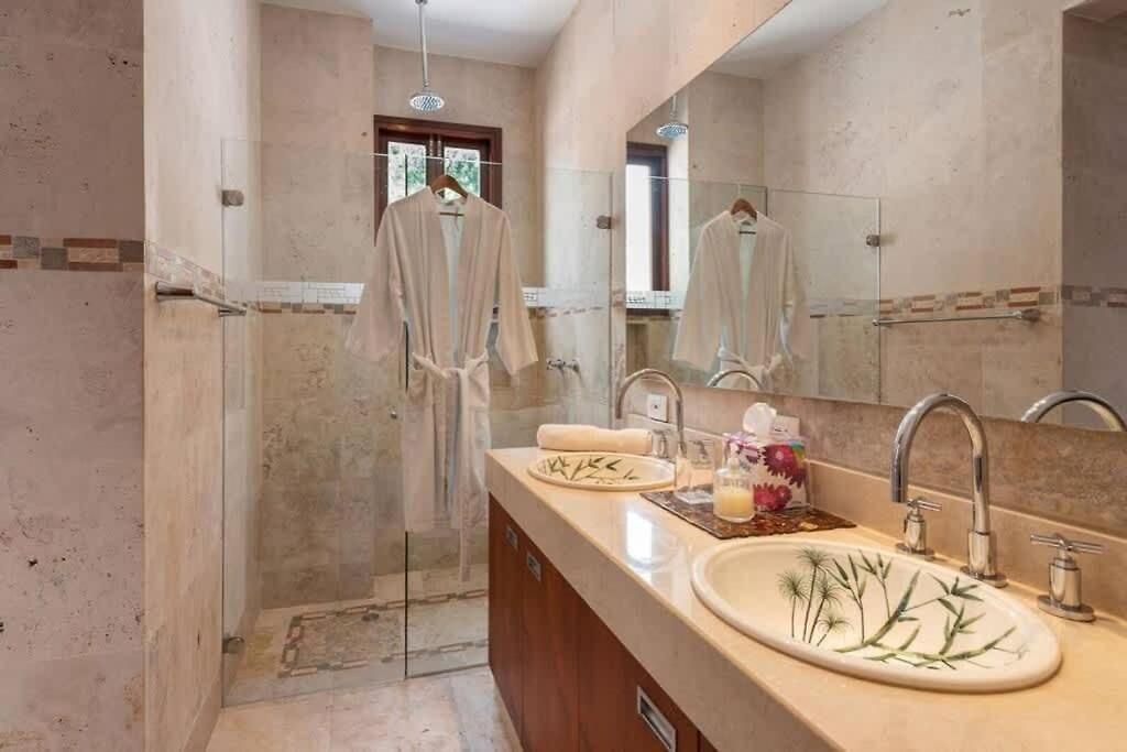 Сasa de vacaciones Luxury Private Pool & Rooftop Jacuzzi Cartagena