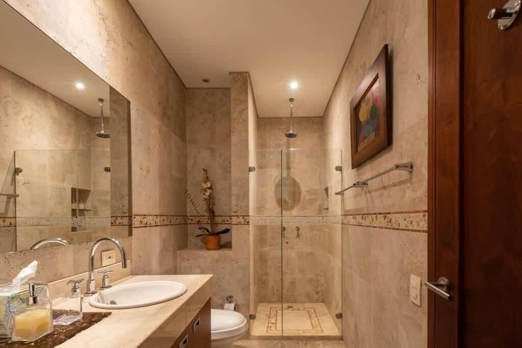 Luxury Private Pool & Rooftop Jacuzzi Сasa de vacaciones