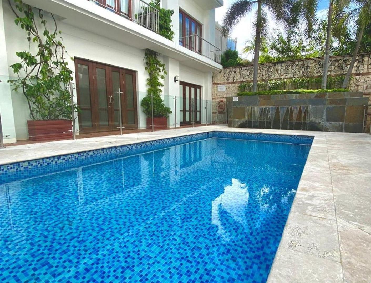Сasa de vacaciones Luxury Private Pool & Rooftop Jacuzzi