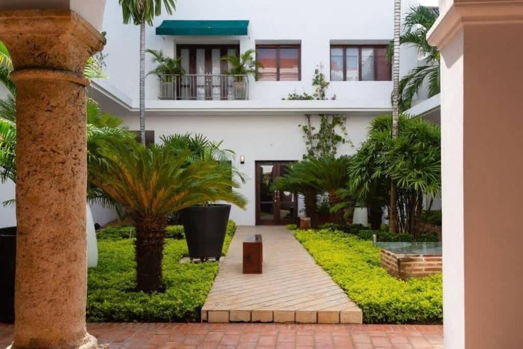 Сasa de vacaciones Luxury Private Pool & Rooftop Jacuzzi *